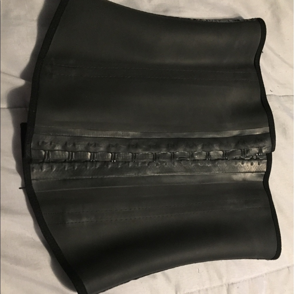 Waist trainer